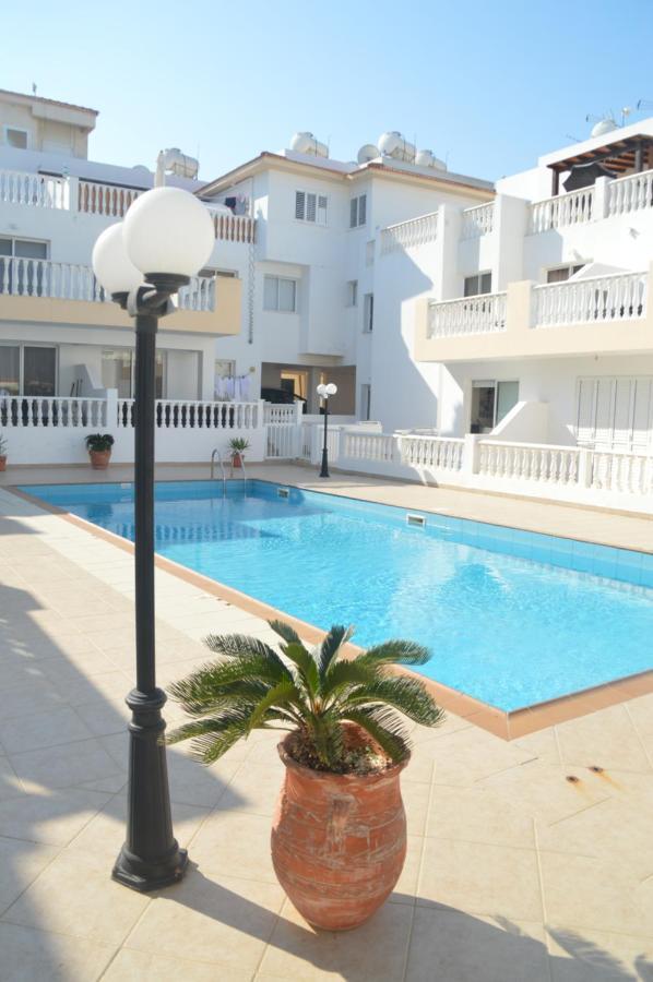 Kapparis Penthouse Apartment Paralimni Bagian luar foto