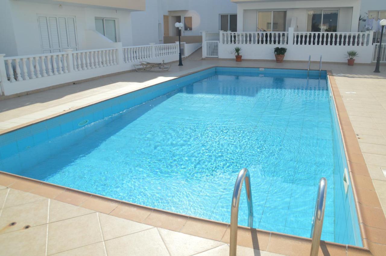 Kapparis Penthouse Apartment Paralimni Bagian luar foto